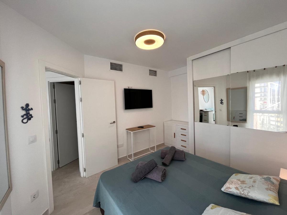 Atico Helena Con Solarium Y Jacuzzi Privado En Laguna Vera